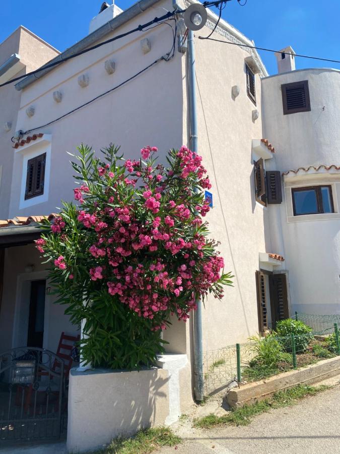 Vita Vacation Home Ustrine Exterior foto