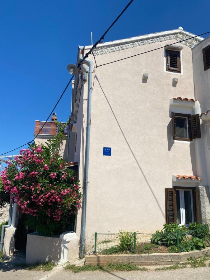 Vita Vacation Home Ustrine Exterior foto
